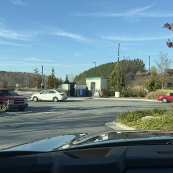 Hello Hilo - The only cars in a parking lot or three employees - Breakfast & Brunch Near Me - Gainesville, Georgia