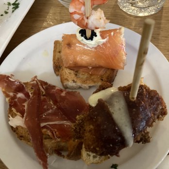 Restaurant La Oliva Pintxos Y Vinos - They all tasted amazing - Tapas/Small Plates Near Me - Amsterdam, New Hampshire