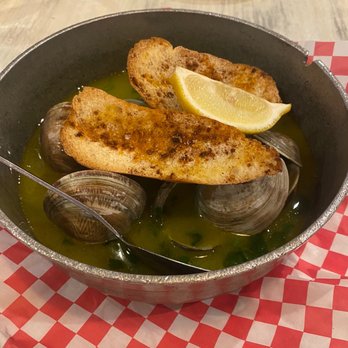 Point Lobster - Steamed clams with toast points - Seafood Markets Near Me - Point Pleasant Beach, New Jersey Point Lobster - Steamed clams with toast points - Seafood Markets Near Me - Point Pleasant Beach, New Jersey