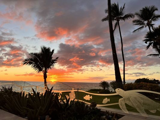 The Hale Pau Hana by null