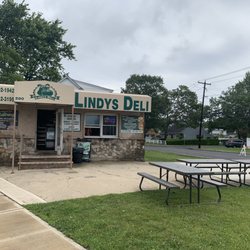 Lindy's Deli - Corner Deli