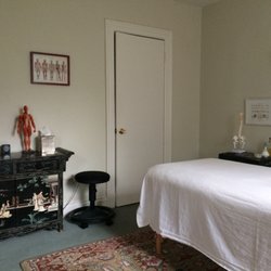 Henschel Laura - Fitkneads Studio - The office has a relaxing atmosphere