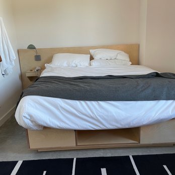 Hotel Dryce - Comfortable bed! No night stand on right side? - Lounges Near Me - Fort Worth, Texas