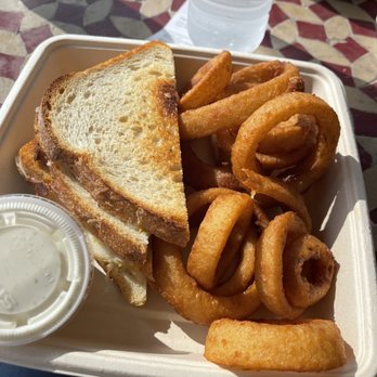 Perry's - Grilled Cheese - Bike Rentals Near Me - Santa Monica, California