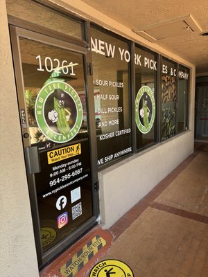 New York Pickles & Company by null