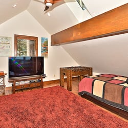 Famous Cabin - Loft With Foosball