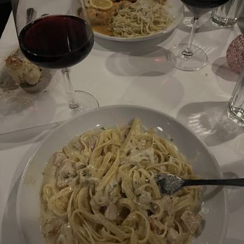 MA'S Italian Kitchen - Piccata and CHICKEN FETTUCCINE ALFREDO - Italian Near Me - Burbank, California MA'S Italian Kitchen - Piccata and CHICKEN FETTUCCINE ALFREDO - Italian Near Me - Burbank, California