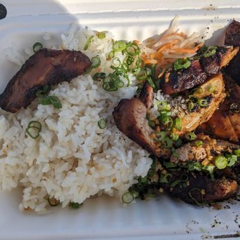 Kasama - Chicken kodobo - I think I make better kung Pao chicken than this - Filipino Near Me - Chicago, Illinois