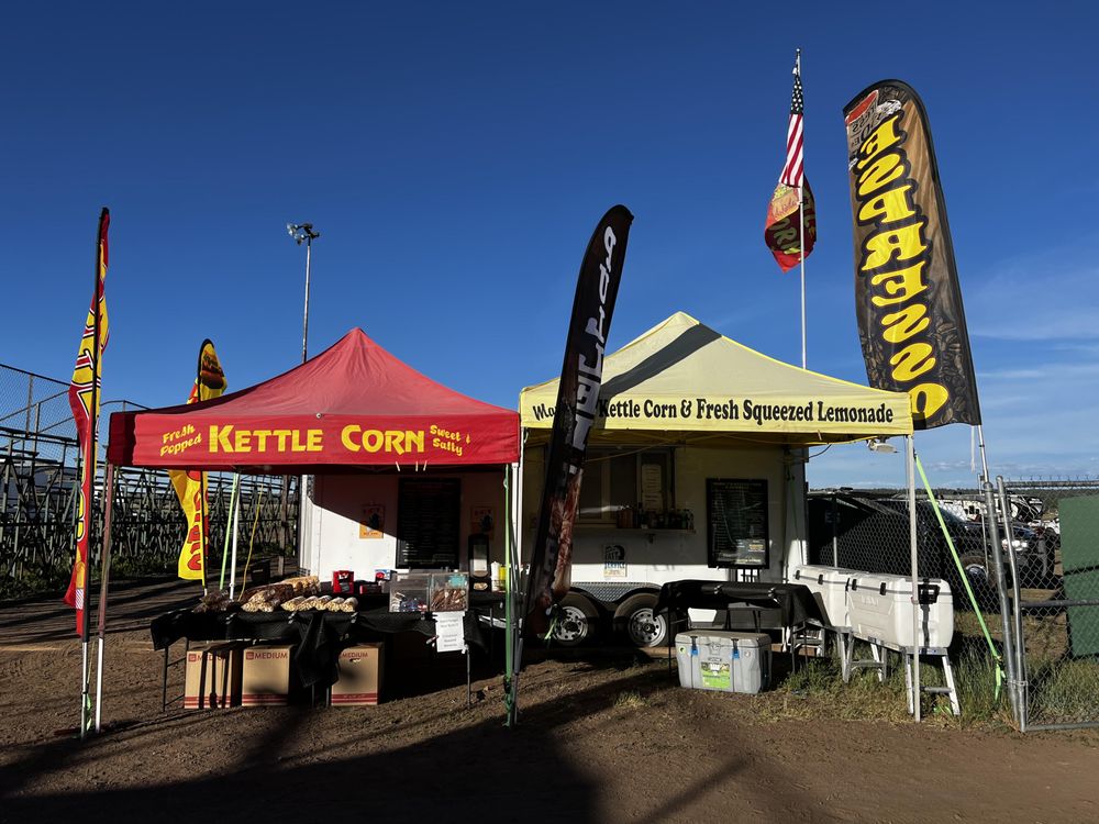 Mama T's Kettle Corn & More Logo