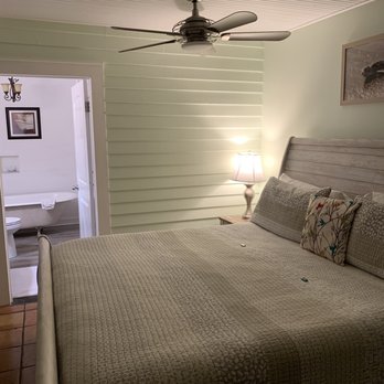 Seaglass Inn - Bedroom - Bed & Breakfast Near Me - Melbourne Beach, Florida Seaglass Inn - Bedroom - Bed & Breakfast Near Me - Melbourne Beach, Florida