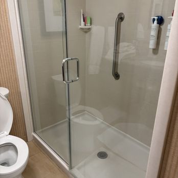 Hilton Garden Inn Gallup - Shower - Hotels Near Me - Gallup, New Mexico Hilton Garden Inn Gallup - Shower - Hotels Near Me - Gallup, New Mexico
