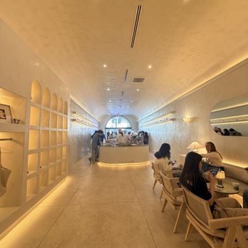 La La Land - Interior of the cafe - Cafes Near Me - Beverly Hills, California