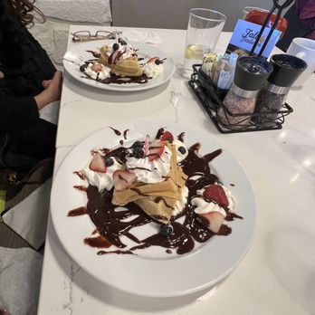 JAM Eateries - FREE Birthday dessert - waffle with toppings - Breakfast & Brunch Near Me - Ellicott City, Maryland