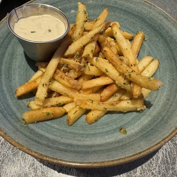 Dave & Buster's Ala Moana - Garlic Fries GPT - Arcades Near Me - Honolulu, Hawaii