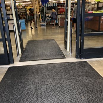 PetSmart Dog Training - Entrance. - Pet Training Near Me - Alpharetta, Georgia PetSmart Dog Training - Entrance. - Pet Training Near Me - Alpharetta, Georgia