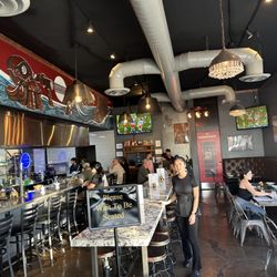 Cin-Cin Brewhouse & Seafood Bar - Great atmosphere