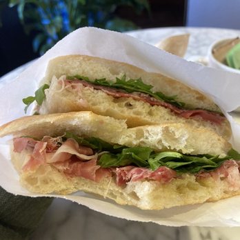 UN POSTO ITALIANO - Updated August 2024 - 84 Photos & 61 Reviews - 206