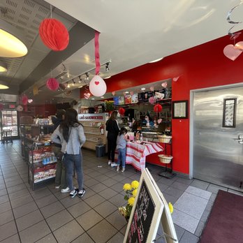 Lee's Sandwiches - Inside - Vietnamese Near Me - LongBeach, California Lee's Sandwiches - Inside - Vietnamese Near Me - LongBeach, California