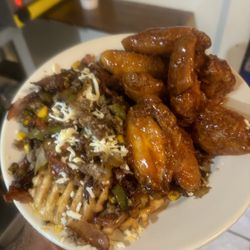 Willie’s - Wings and loaded waffle fries