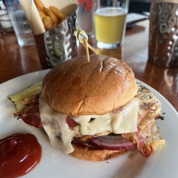 Glory Days Grill - Grilled chicken sandwich - Sports Bars Near Me - Linthicum Heights, Maryland