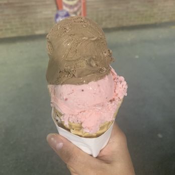 Bruster's Real Ice Cream - Vegan ice cream in Crunchy Waffle Cones - Ice Cream & Frozen Yogurt Near Me - Myrtle Beach, South Carolina