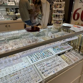 E&K Jewelry - Watches Near Me - Honolulu, Hawaii E&K Jewelry - Watches Near Me - Honolulu, Hawaii