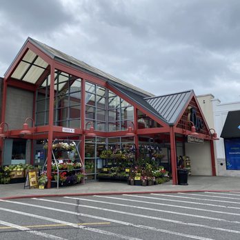 QFC - Store entrance from parking lot. You can also enter it from within the Crossroads mall. - Grocery Near Me - Bellevue, Washington QFC - Store entrance from parking lot. You can also enter it from within the Crossroads mall. - Grocery Near Me - Bellevue, Washington