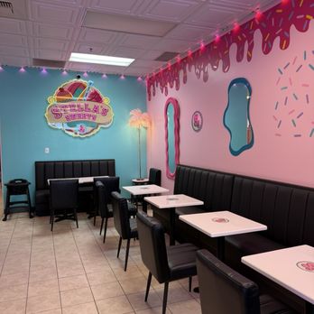 Stella's Sweets - Eating area - Shaved Ice Near Me - Tulalip Bay, Washington