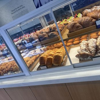 Paris Baguette - Bakeries Near Me - Garden Grove, California