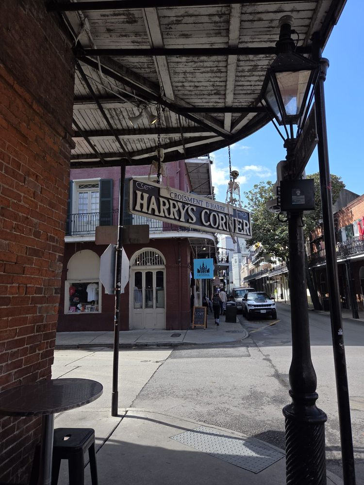 Harry's Corner Logo