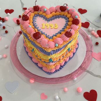 Sassy Cakes - Vintage heart cake - Desserts Near Me - Naples, Florida Sassy Cakes - Vintage heart cake - Desserts Near Me - Naples, Florida