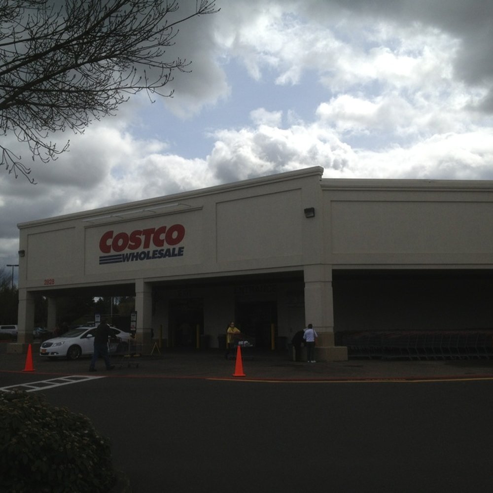 Costco Wholesale - Entrance/parking lot - Wholesale Stores Near Me - Eugene, Oregon
