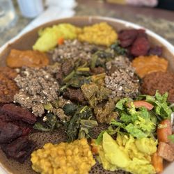 Kebena Ethiopian Restaurant - Veggie combo with mix meat combo