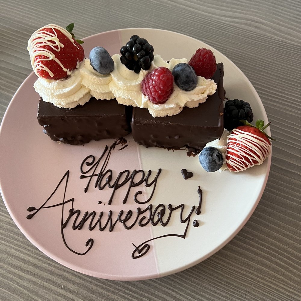 Pullman Hotel - Wonderful cake. - Hotels Near Me - London, XGL Pullman Hotel - Wonderful cake. - Hotels Near Me - London, XGL