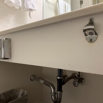 Kings Inn San Diego - dirty just below the sink - San Diego, CA