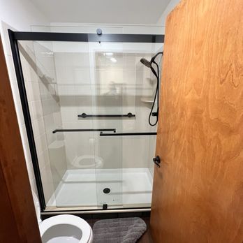 Aspen Winds - Shower - Hotels Near Me - Estes Park, Colorado Aspen Winds - Shower - Hotels Near Me - Estes Park, Colorado
