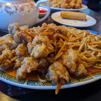 Formosa Restaurant - Logan - Orange chicken with lomein Noodle - Chinese Near Me - Logan, Utah