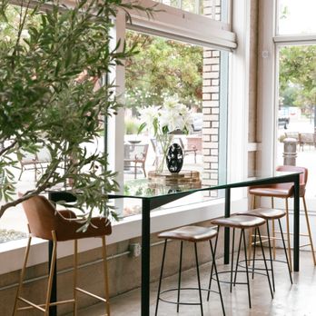 Agencé - A comfortable spot to catch up on emails or sip coffee while you wait - Hair Stylists Near Me - San Dimas, California