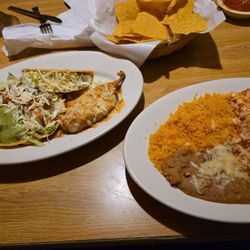 El Jardin Mexican Restaurant - Yes this is one meal. El combo