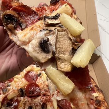 Winzza - Pepperoni, mushrooms, pineapple on a thin crust - Pizza Near Me - San Fernando Valley, California Winzza - Pepperoni, mushrooms, pineapple on a thin crust - Pizza Near Me - San Fernando Valley, California