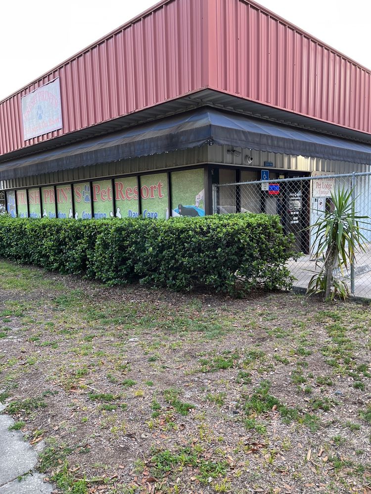 Fresh Prints Pet Lodge & Day Resort - pet boarding facility in Jacksonville, FL