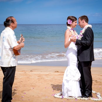 Maui Wedding Adventures - first dance - Wedding Planning Near Me Maui Wedding Adventures - first dance - Wedding Planning Near Me