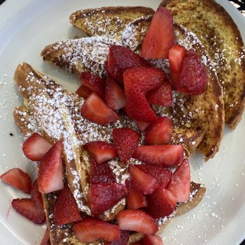 Wildflower Cafe - French toast w/ strawberries! - Breakfast & Brunch Near Me - Redondo Beach, California