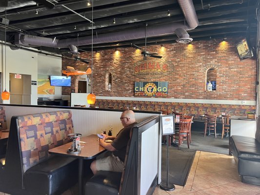 Selma's Chicago Pizzeria & Tap Room by null