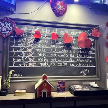School House Pub - Backdrop for photos - Pubs Near Me - Austin, Texas
