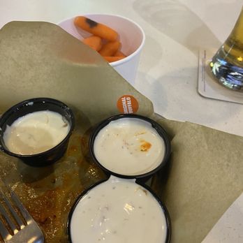 Buffalo Wild Wings - Under the celery there was a moldy carrot in the basket. - Sports Bars Near Me - Springfield, Oregon