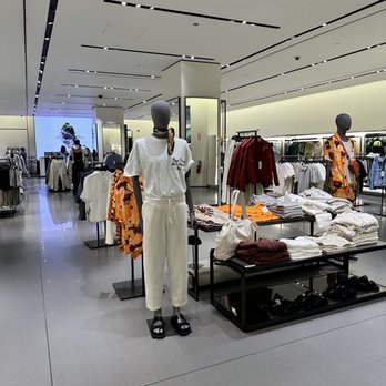 Zara - Women's Clothing Near Me - Chicago, Illinois