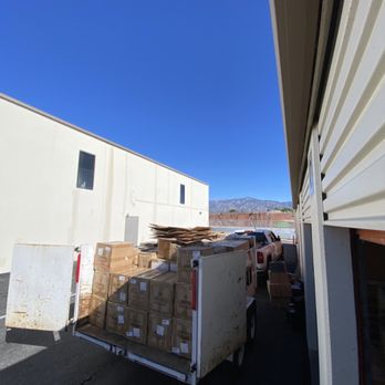 E-Z DUMPS - Storage Clean Out - Movers Near Me
