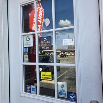 Bless Ya Soul - The door and entrance to the restaurant. - Soul Food Near Me - Roanoke, Virginia
