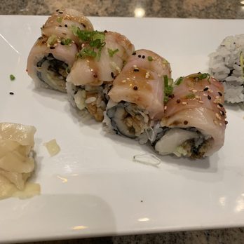 Bahn Thai - Sakura Roll with eel, cucumber, and white tuna ($9.95) - Thai Near Me - Charlotte, North Carolina